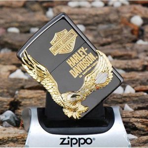 Bật lửa zippo vàng đen