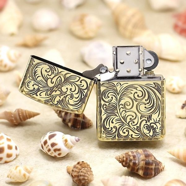 bật lửa zippo họa tiếc màu vàng