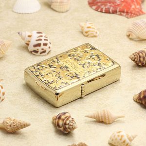 bật lửa zippo họa tiết màu vàng