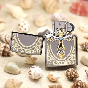 bật lửa zippo họa tiết màu vàng bạc