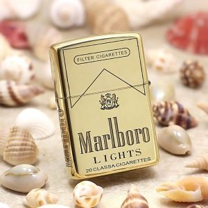 bật lửa zippo họa tiết màu vàng