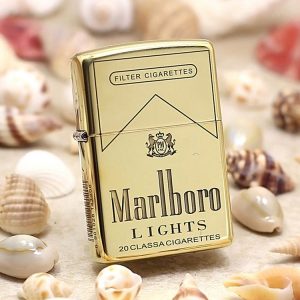 bật lửa zippo họa tiết màu vàng