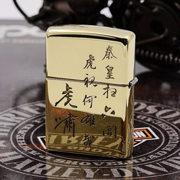 bật lửa zippo họa tiết màu vàng