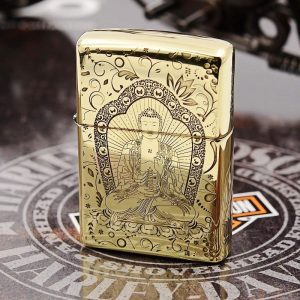 bật lửa zippo họa tiết màu vàng