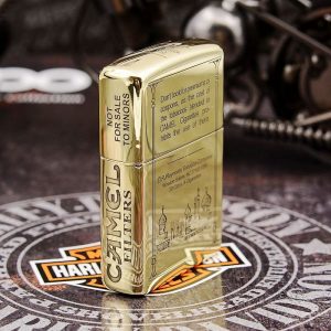 bật lửa zippo họa tiết màu vàng