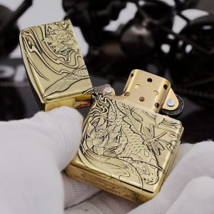 bật lửa zippo họa tiết màu vàng