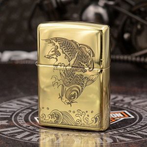 bật lửa zippo họa tiết màu vàng