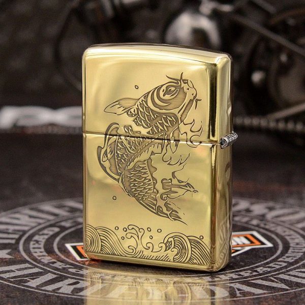 bật lửa zippo họa tiết màu vàng