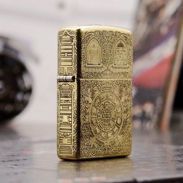 bật lửa zippo họa tiết màu vàng