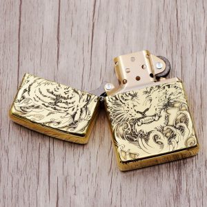 bật lửa zippo họa tiết màu vàng