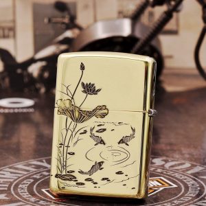 bật lửa zippo họa tiết màu vàng