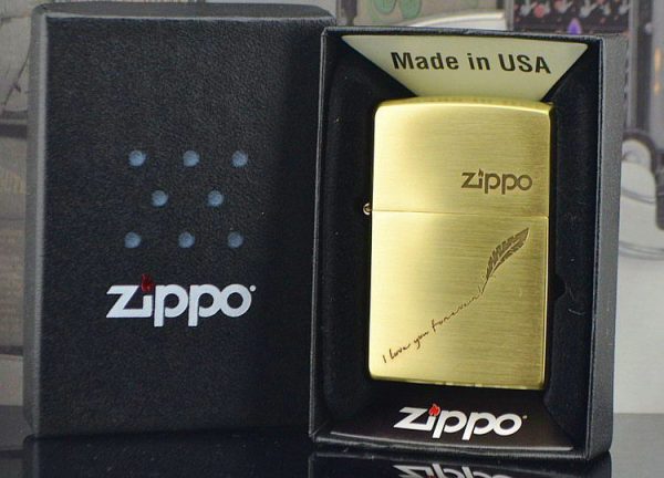 bật lửa zippo màu vàng