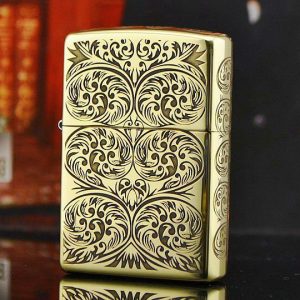 bật lửa zippo họa tiết màu vàng