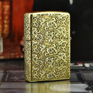 bật lửa zippo họa tiết màu vàng