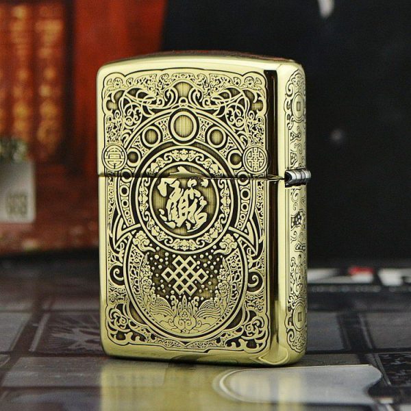 bật lửa zippo họa tiết màu vàng