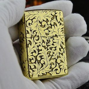 bật lửa zippo họa tiết màu vàng