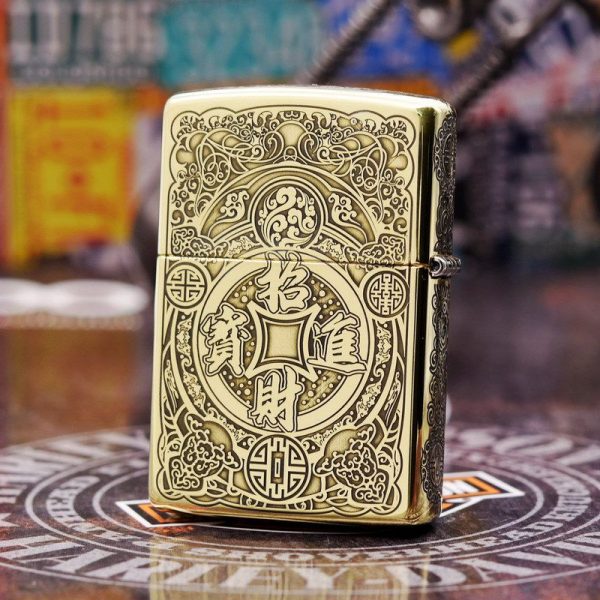 bật lửa zippo họa tiết màu vàng