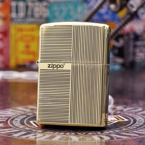 bật lửa zippo họa tiết màu vàng