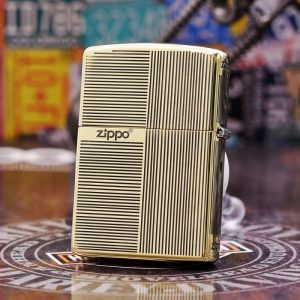 bật lửa zippo họa tiết màu vàng