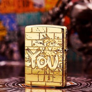 bật lửa zippo màu vang họa tiết chứ love you