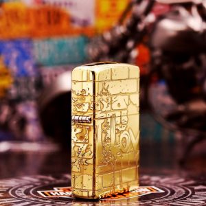 bật lửa zippo màu vang họa tiết chứ love