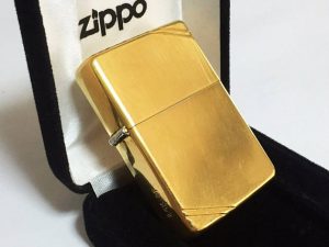 bật lửa zippo màu vàng đồng