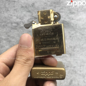 Zippo tumbled brass amor 28496