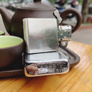 Dấu hiệu để nhận biết zippo được sản xuất năm 1986